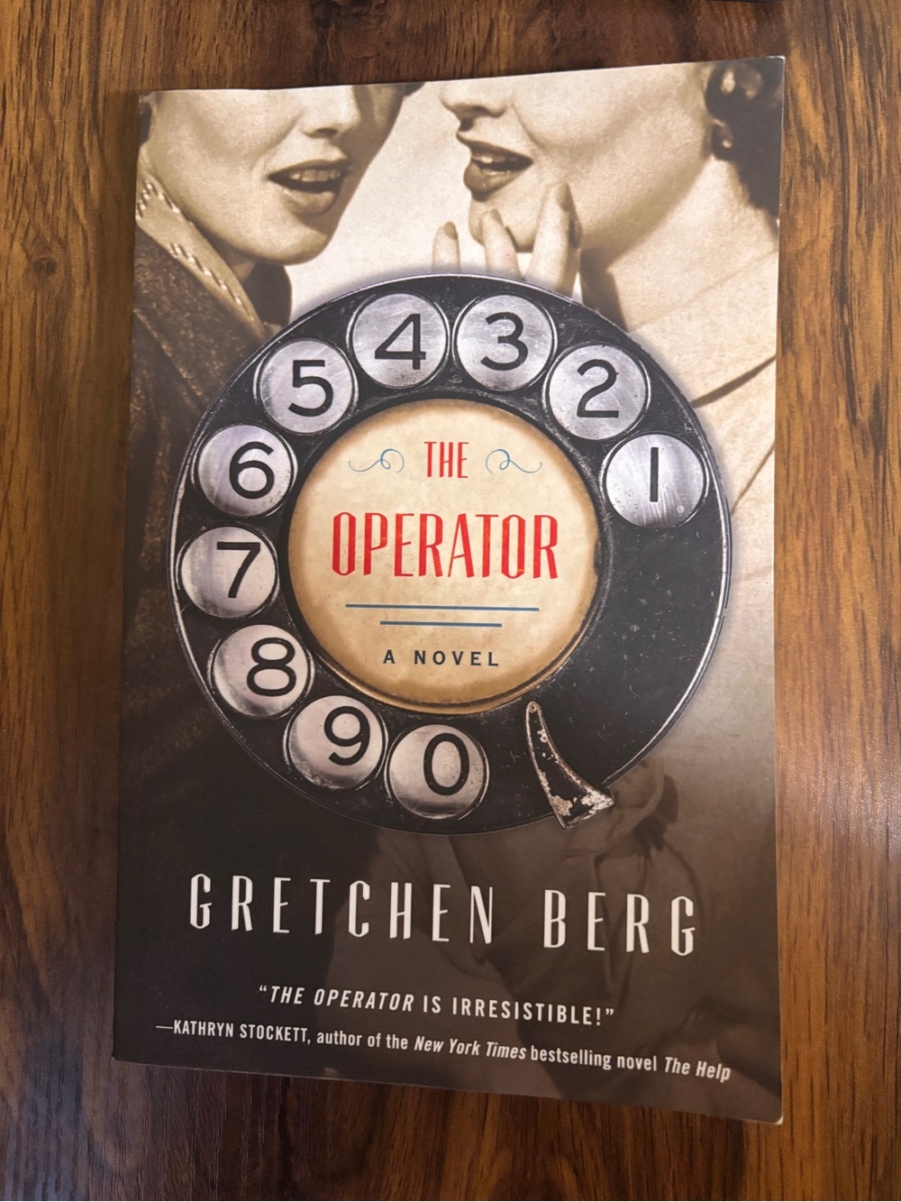 3/$20 📚 The Operator, Gretchen Berg, Paperback